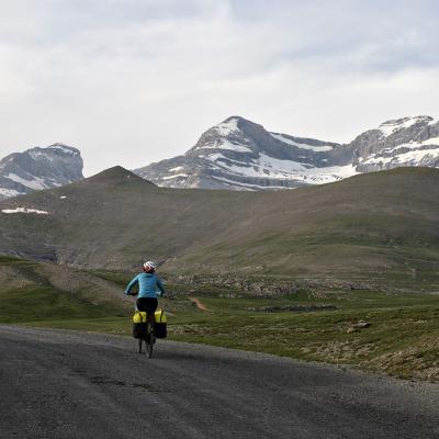 Pista de las Cutas, un must, devant le Cylindre, Mont Perdu et Soum de Ramond