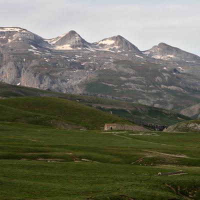 Cuello de Arenas avec les Tres Marías au fond, Sierra d'as Zucas