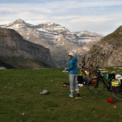 A 2200 m, on s'habille