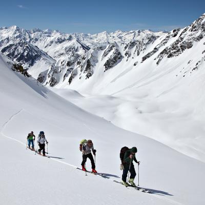 Montée au col d'Oncet par le vallon d'Aoube