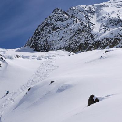 Descente sur Pizzini par la Vedretta di Cidèc