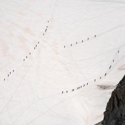 Un peu de traffic au Col du Midi