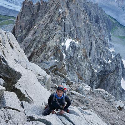 Adrien dans la montée au Petit Dru