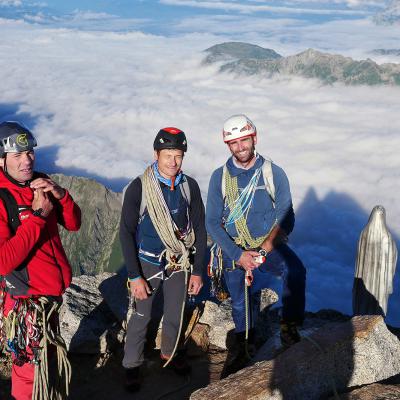 Enzo, Adrien et Matthieu au sommet du Petit Dru