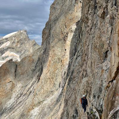 Jolie traversée au premier tiers de la paroi