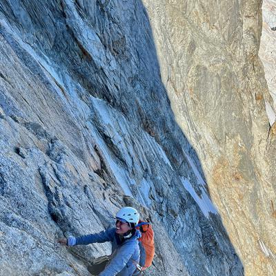 Zone un peu graveleuse entre le Dièdre de 75 m et le Rappel Pendulaire