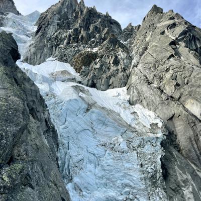 Le gros et spectaculaire sérac sous les Deux Aigles